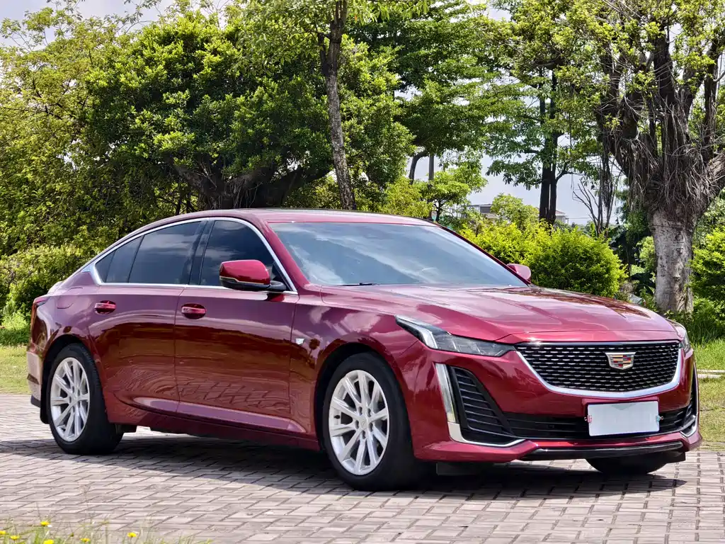 Cadillac CT5 28 T Fashion