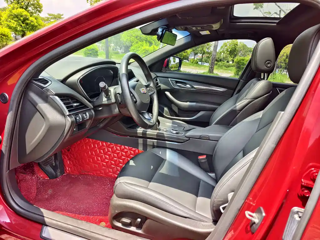 Cadillac CT5 28 T Fashion