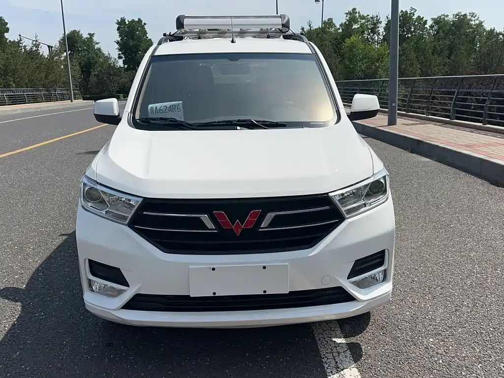 Wuling Hongguang Facelift 1.5 L S Comfort Electric Assist LAR