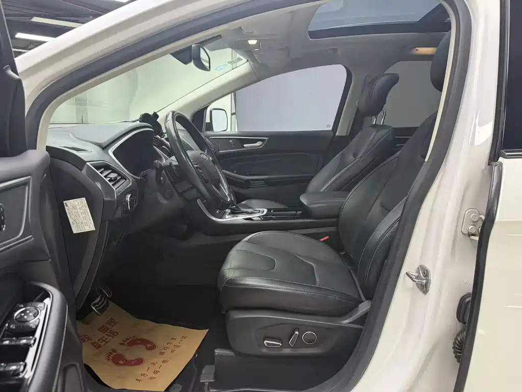 Edge EcoBoost 245 4 WD Supreme Sharp 7-seat