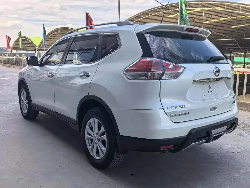 X-Trail 2.5 L CVT Premium 4 WD