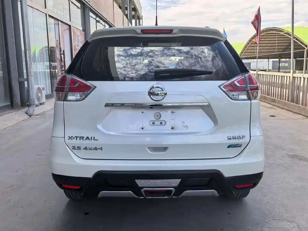 X-Trail 2.5 L CVT Premium 4 WD