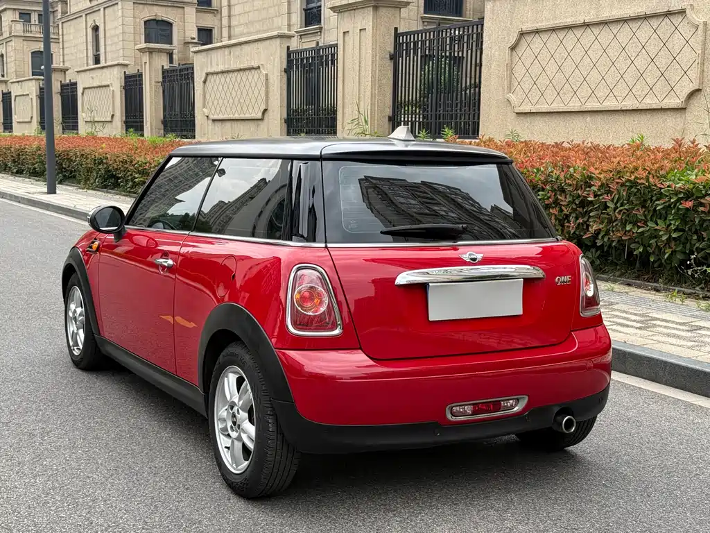 MINI 1.6 L ONE Limited 2 nd Edition