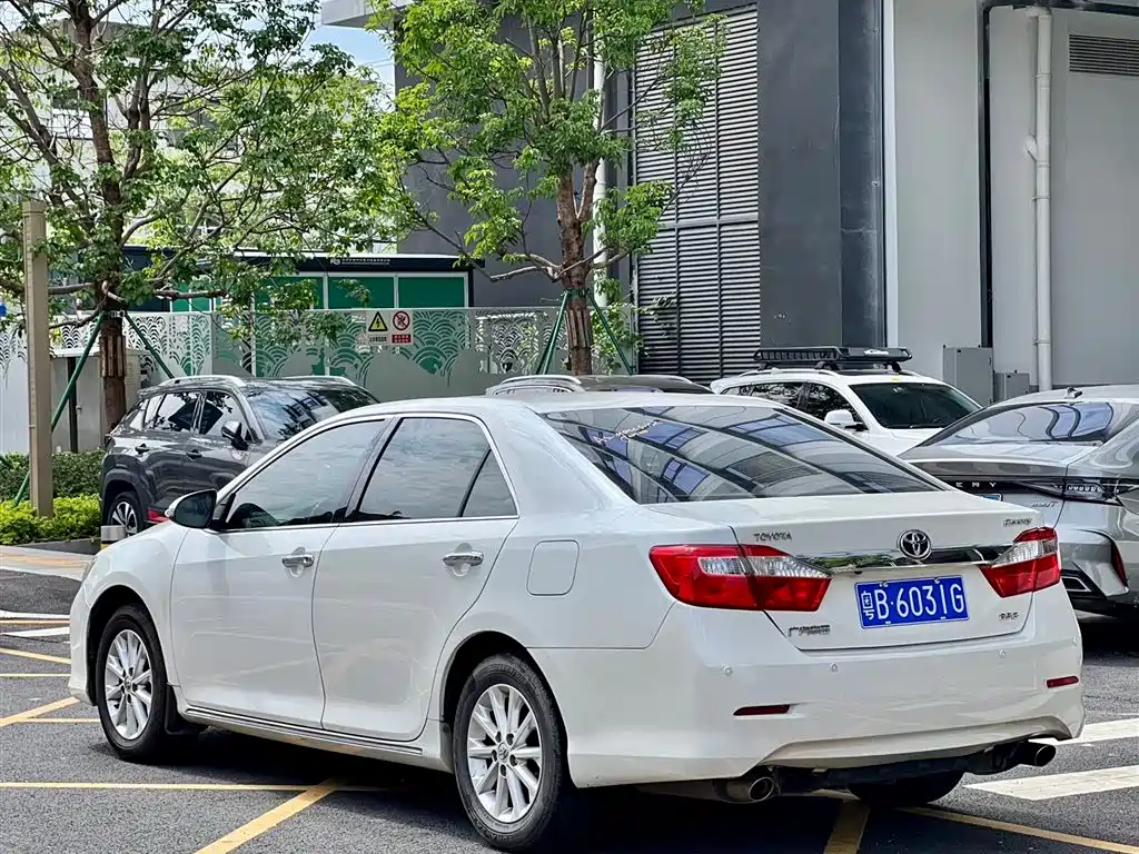 Camry 2.5 G Luxury