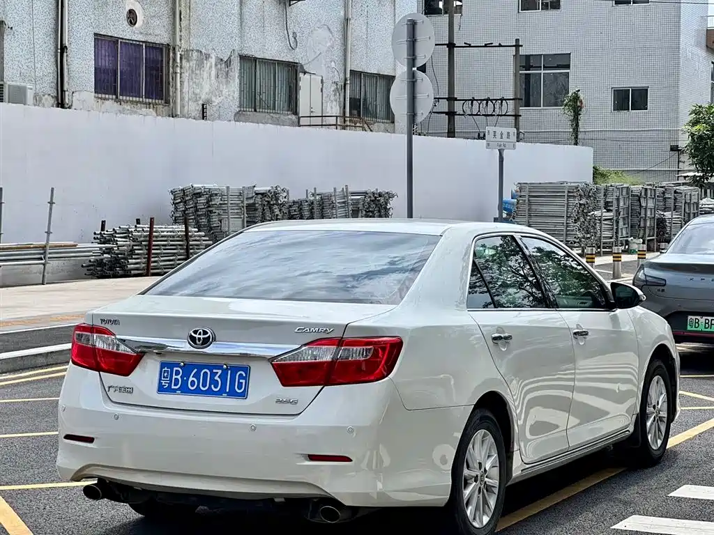 Camry 2.5 G Luxury