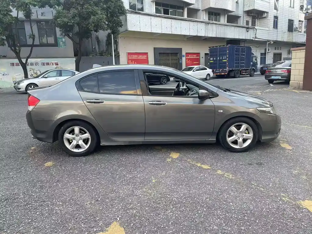 City Classic 1.5 L Auto Elite