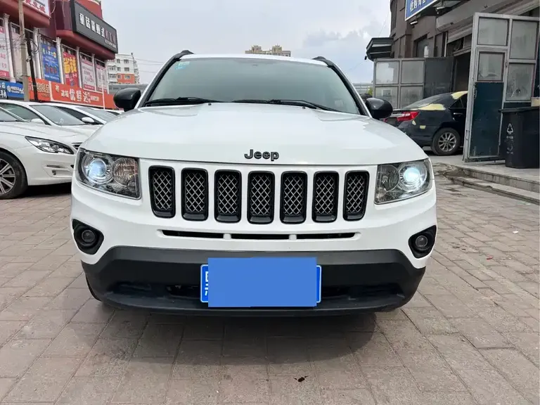Jeep Compass (Import) 2.4 L 4 WD Snake Treasure