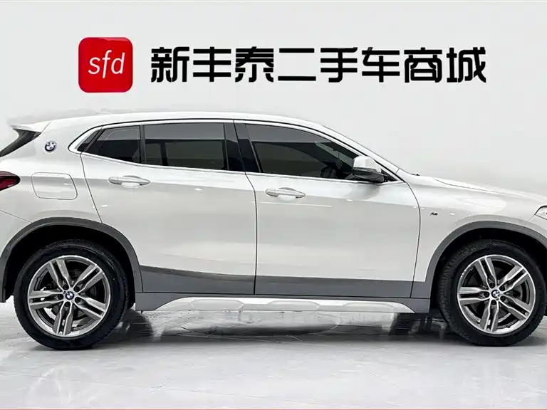 BMW X2 sDrive25 i Leading M Offroad Package