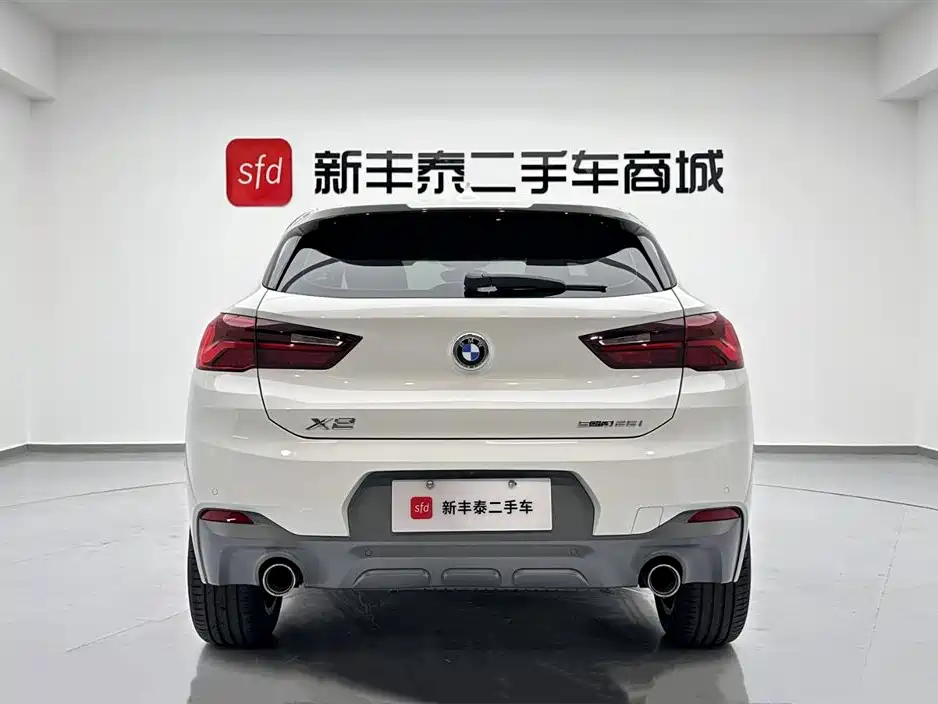 BMW X2 sDrive25 i Leading M Offroad Package