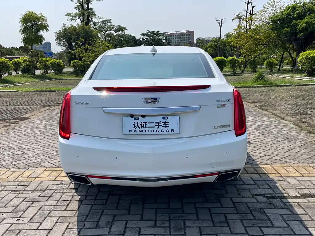 Cadillac XTS 28 T Tech