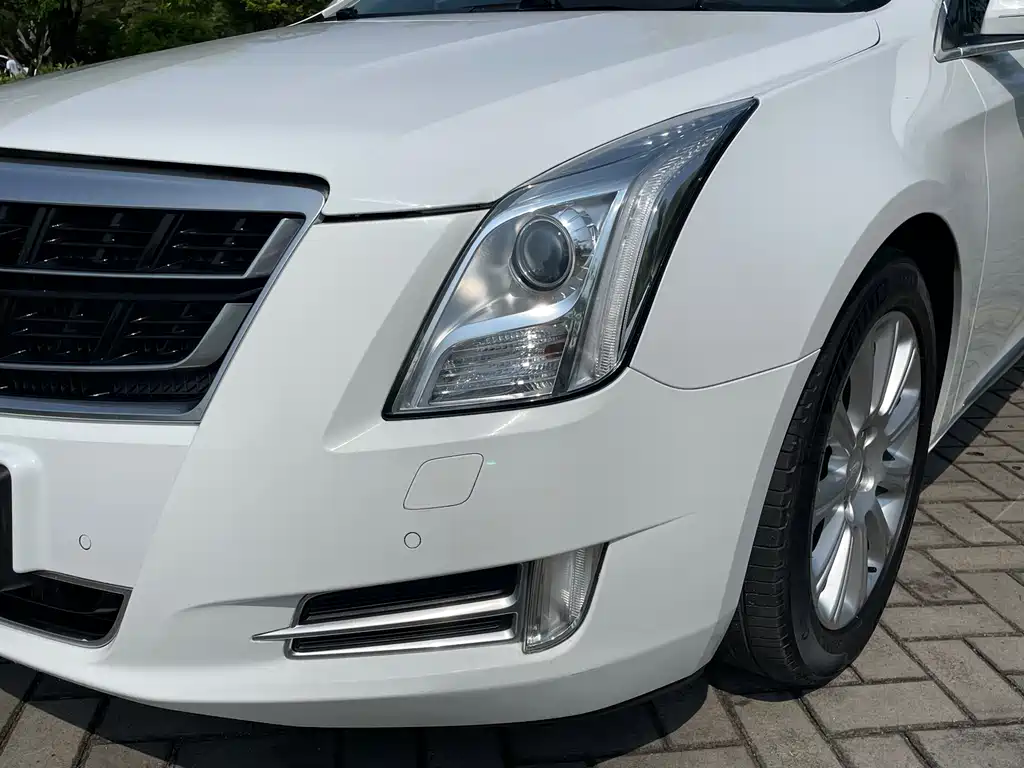 Cadillac XTS 28 T Tech