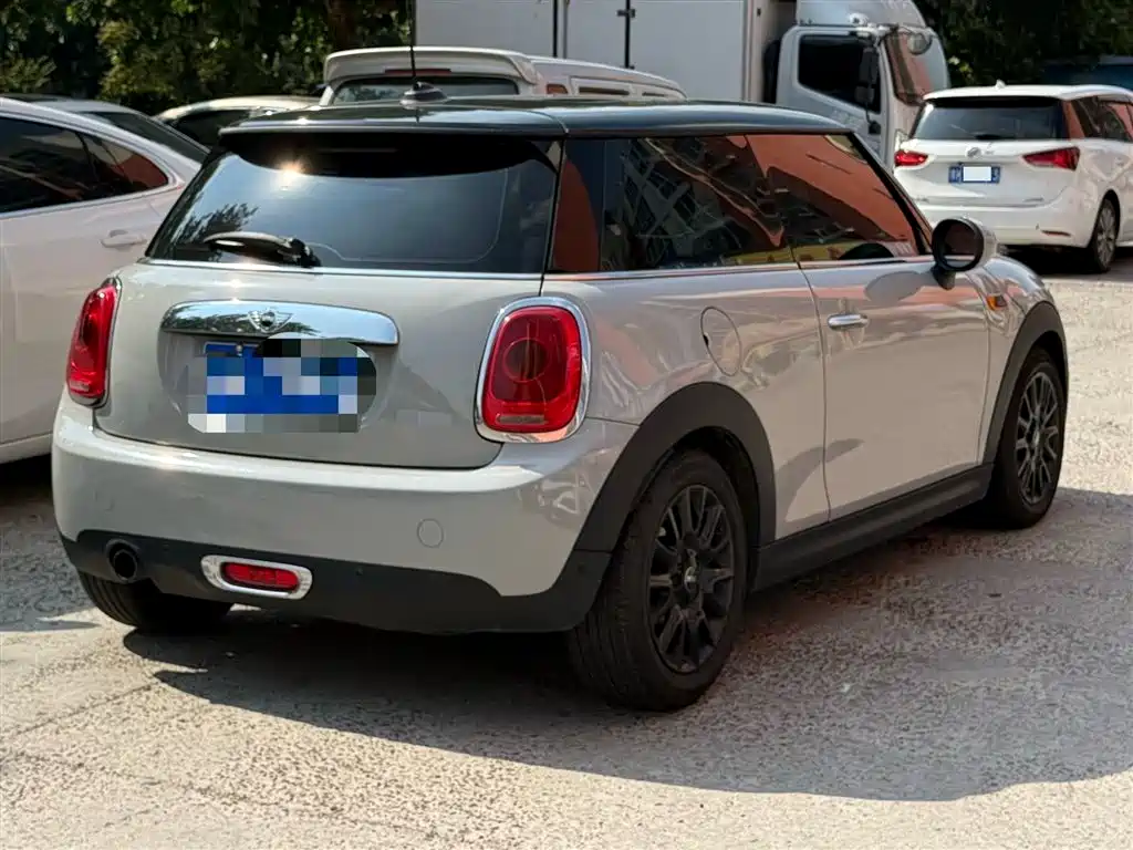MINI 1.2 T ONE Pioneer