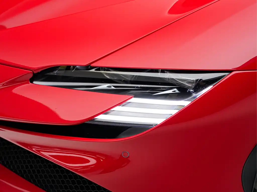 SF90 3.9 T V8 Stradale
