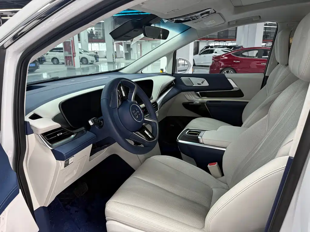 Century 2.0 T 6-seat Heritage