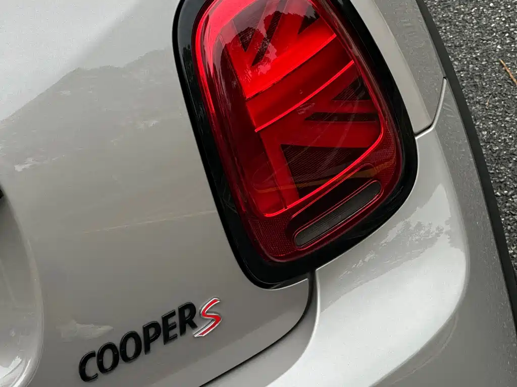 MINI 2.0 T COOPER S Artist 5-door