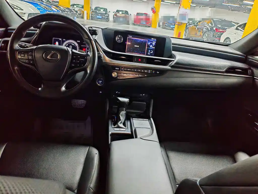 Lexus ES 300 h Outstanding CN-V