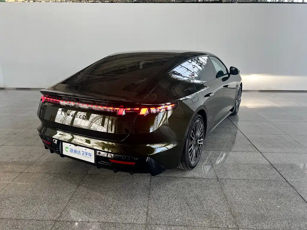 Lynk & Co 10 EM-P 领克10 2025款 240四驱Ultra运动版