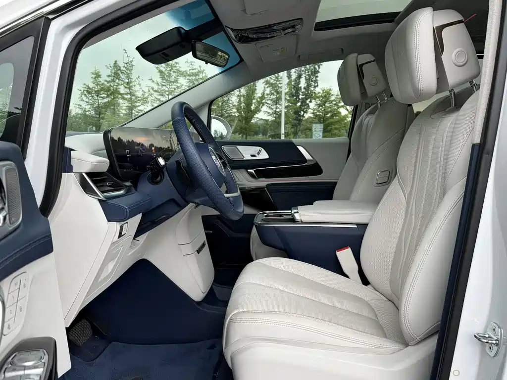 Century 2.0 T 6-seat Heritage