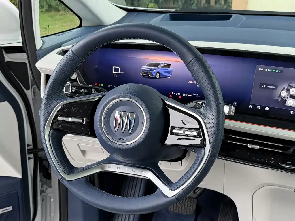 Century 2.0 T 6-seat Heritage
