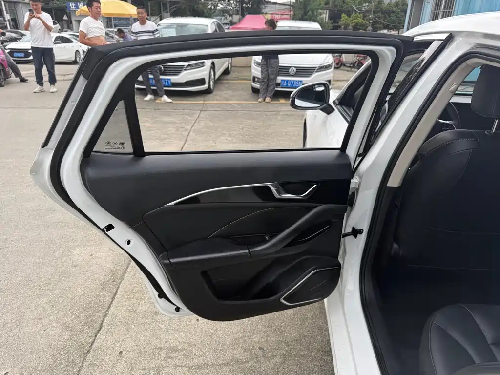 Besturn B70 1.5 T Auto Joy