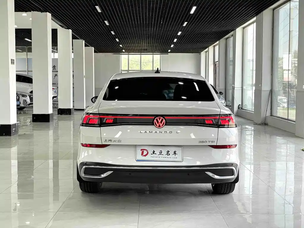 Lamando Lamando L 280 TSI DSG Spicy Cool