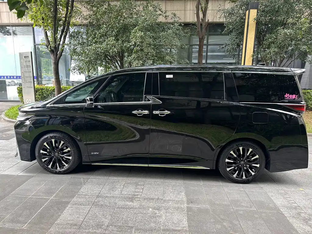 Vellfire Crown Dual Engine 2.5 L Supreme