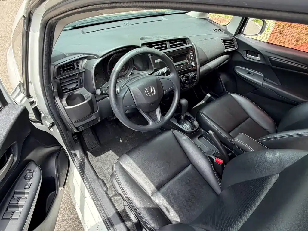 Fit 1.5 L CVT Comfort