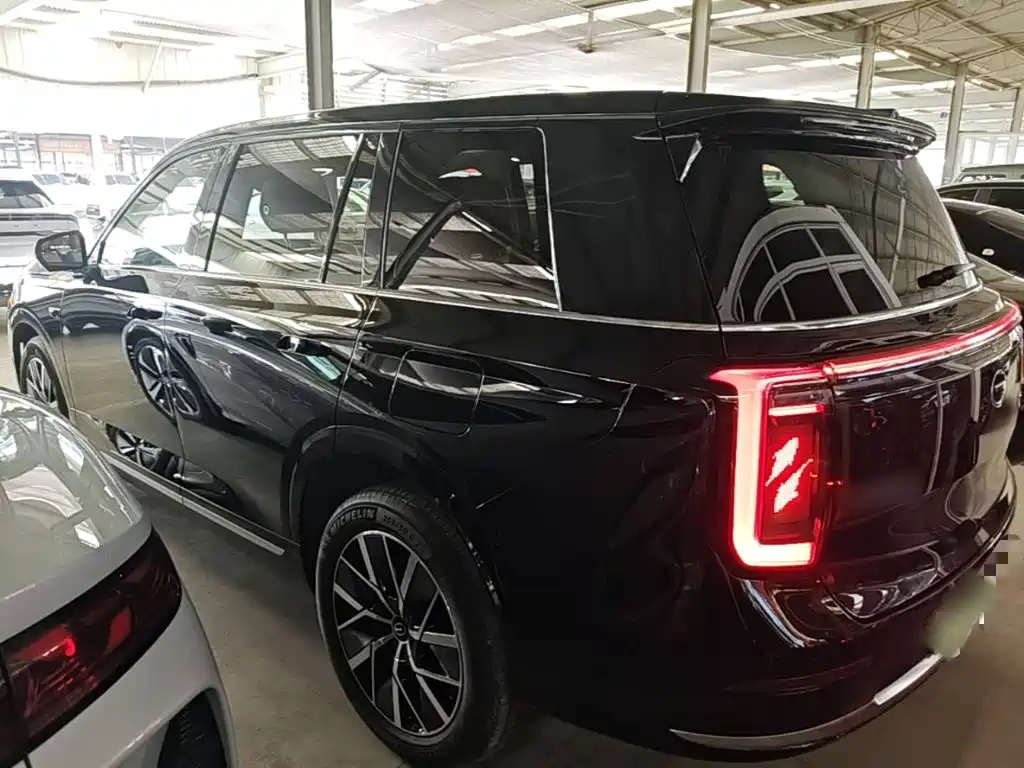 Trumpchi Xiangwang S9 Qiankun UItra 6-seat