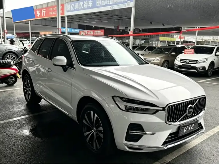 Volvo XC60 B5 4 WD Smart Ease Luxury