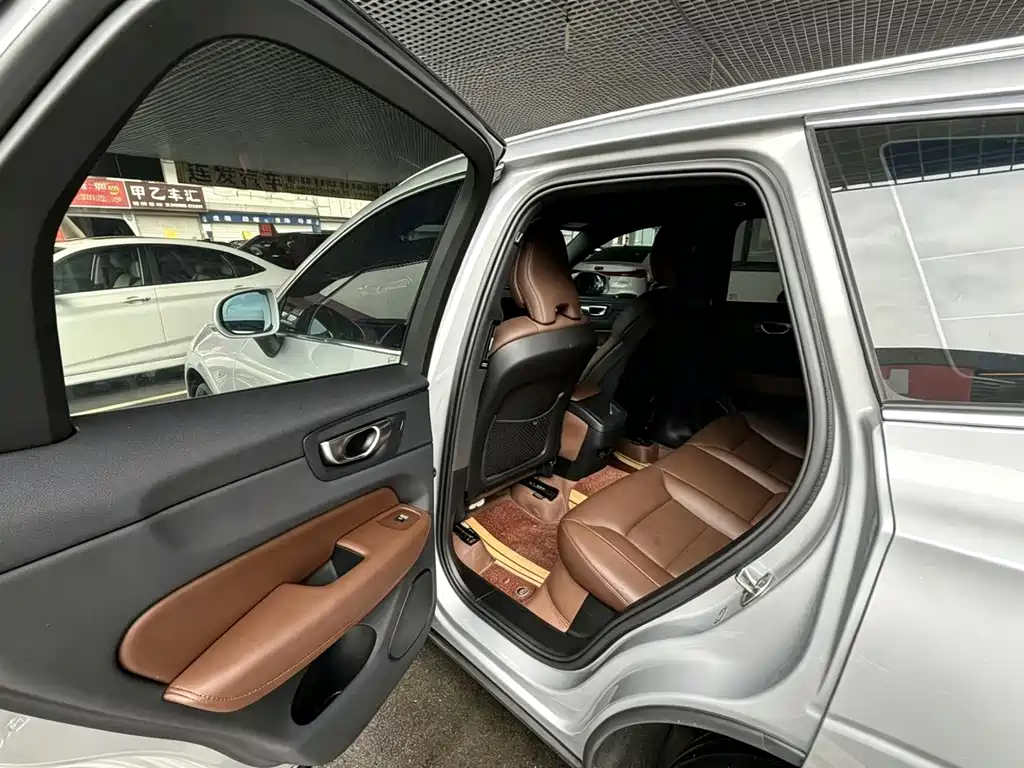 Volvo XC60 B5 4 WD Smart Ease Luxury