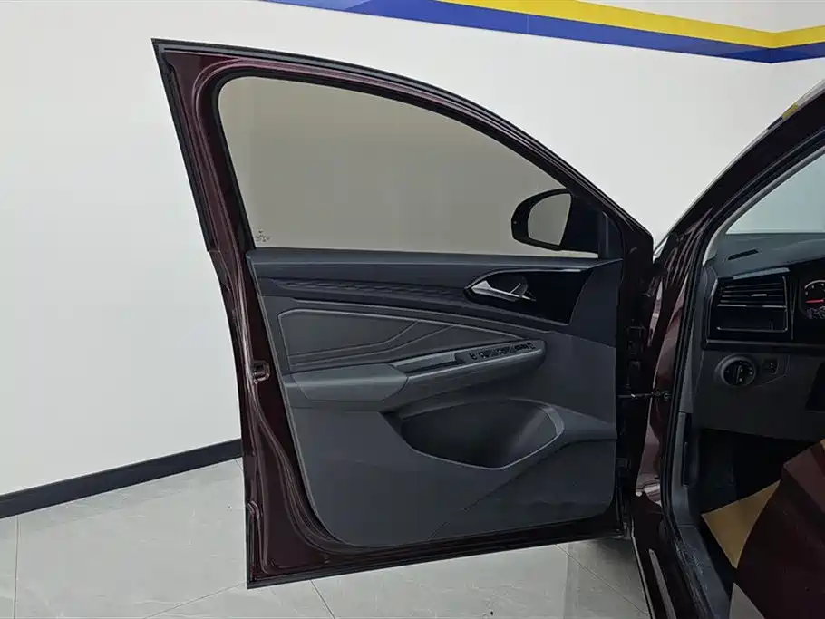 Jetta VS7 1.4 T Auto Joy