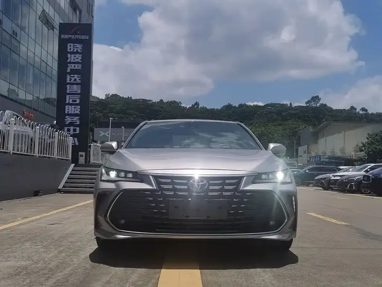 Toyota Avalon 2.0 L Luxury