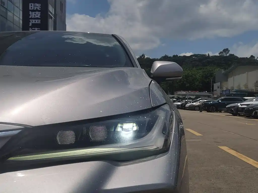 Avalon 2.0 L Luxury