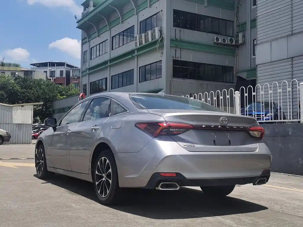 Avalon 2.0 L Luxury