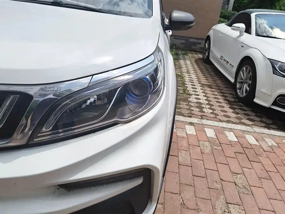 Vision X3 1.5 L CVT Elite