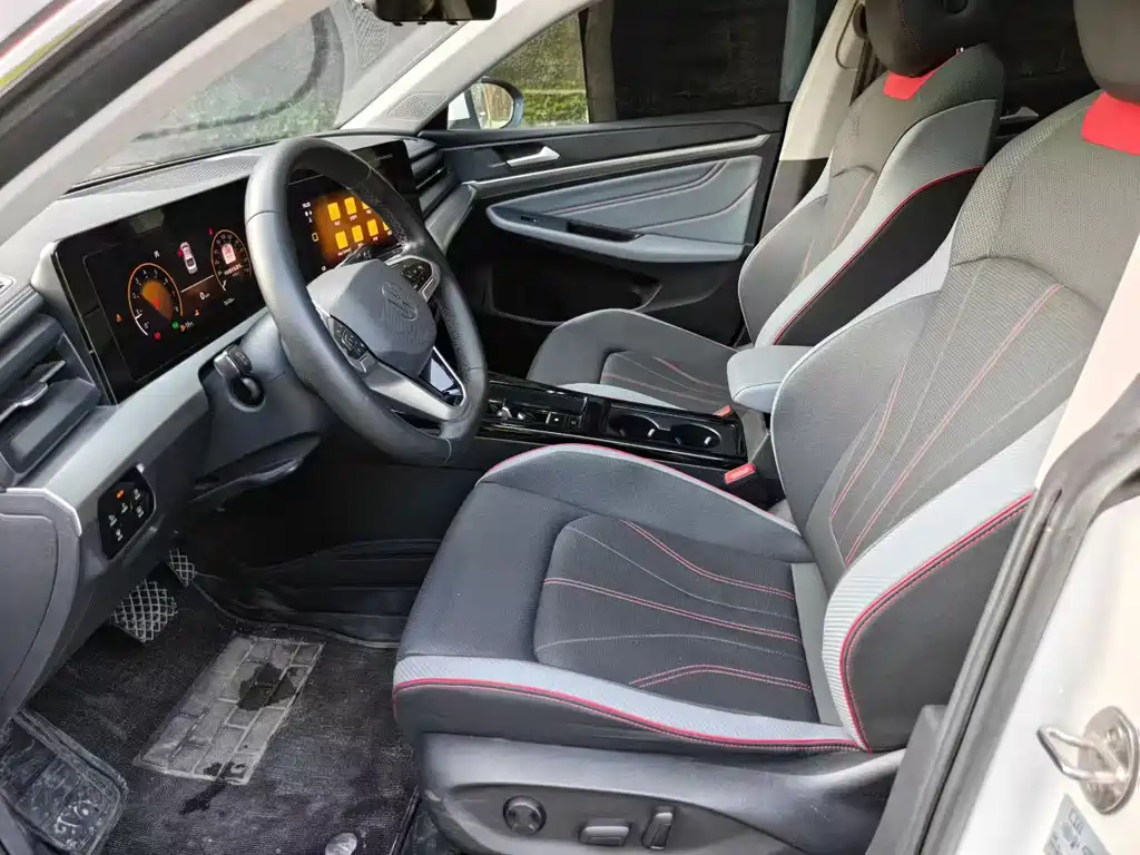 Lamando Lamando L 280 TSI DSG Dazzle Hot