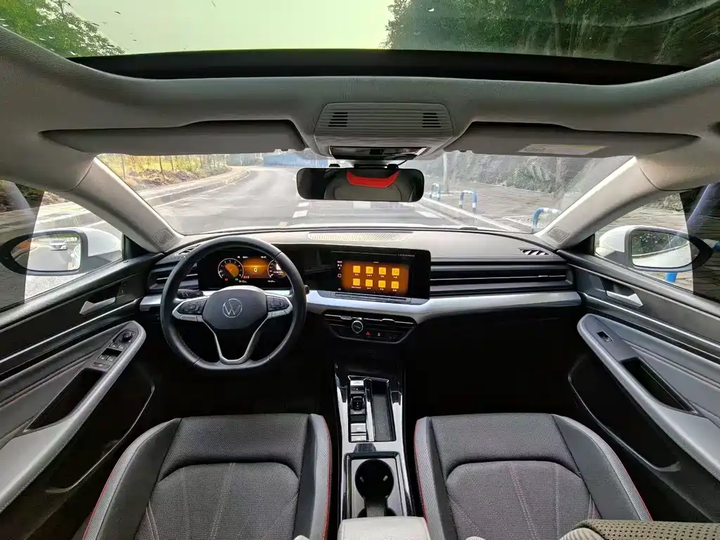 Lamando Lamando L 280 TSI DSG Dazzle Hot