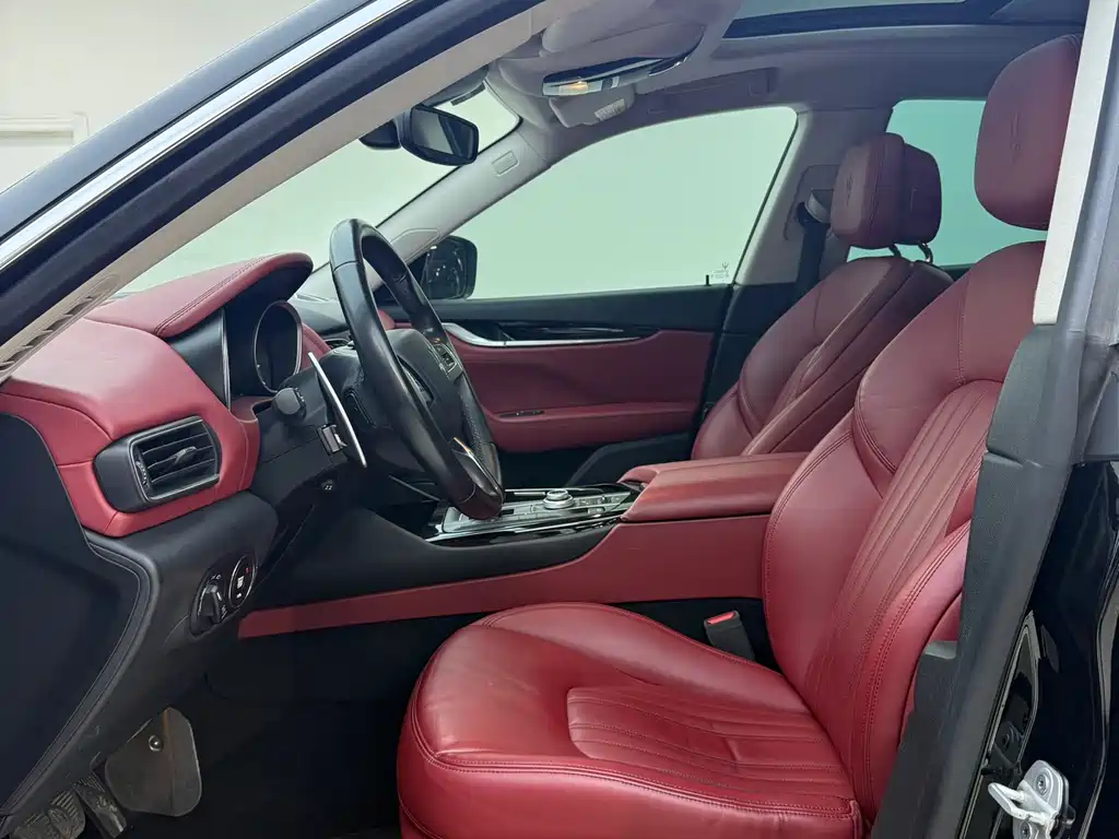 Levante 3.0 T Standard