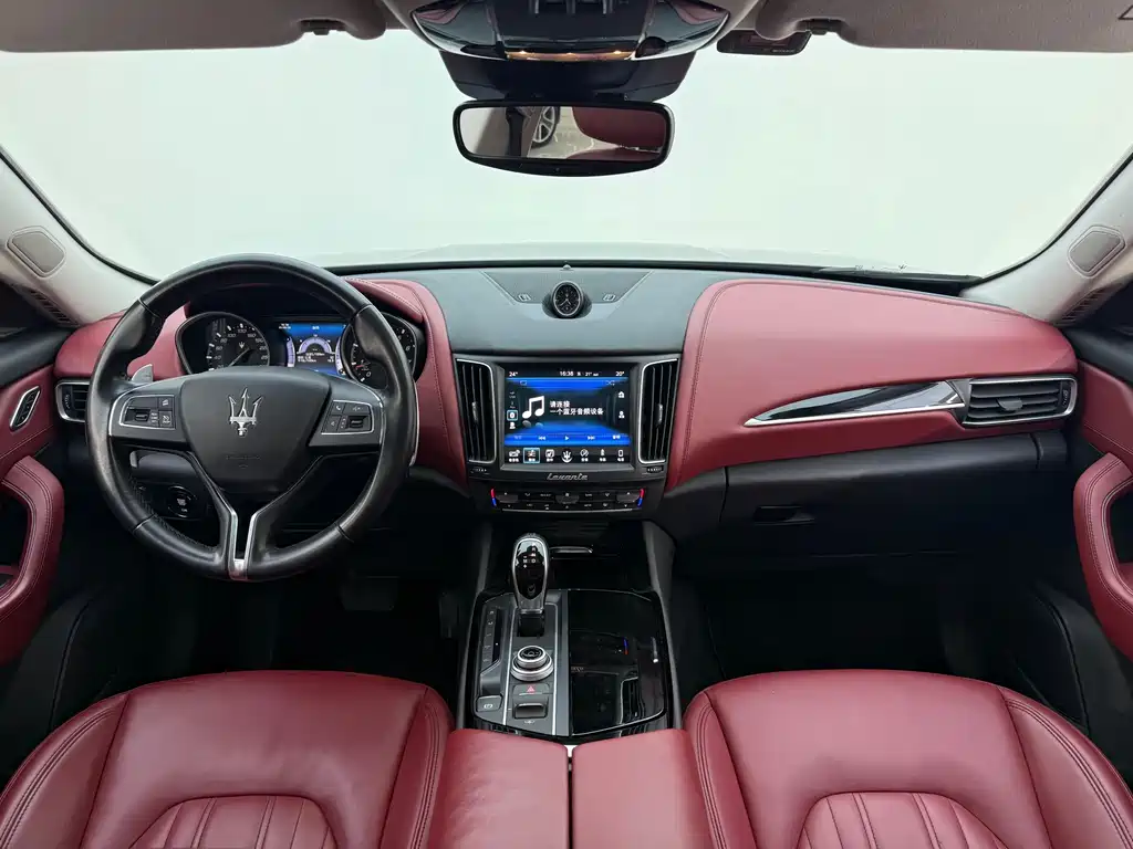 Levante 3.0 T Standard