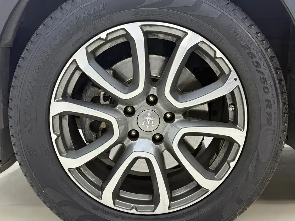 Levante 3.0 T Standard