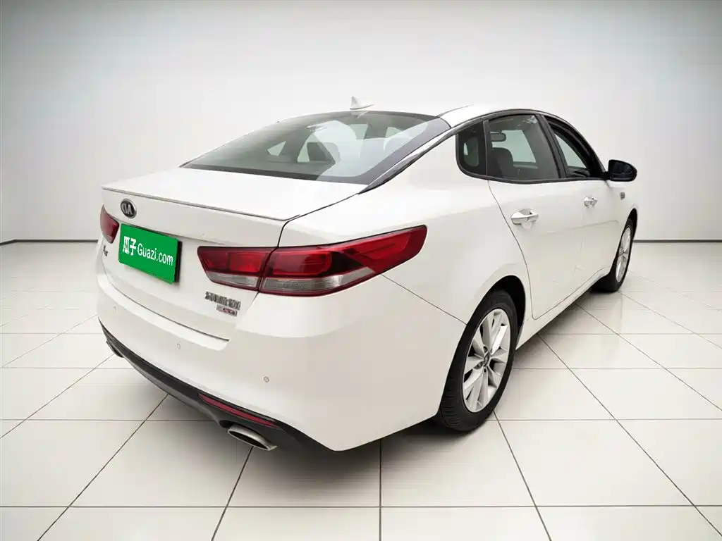Kia K5 1.6 T Auto LUX