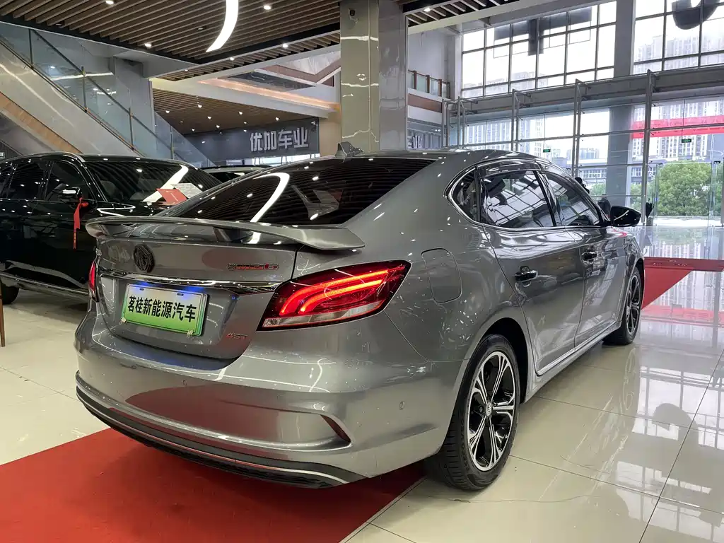 MG 6 NEV 45 T E-DRIVE Smart Drive Hybrid PILOT Super Internet