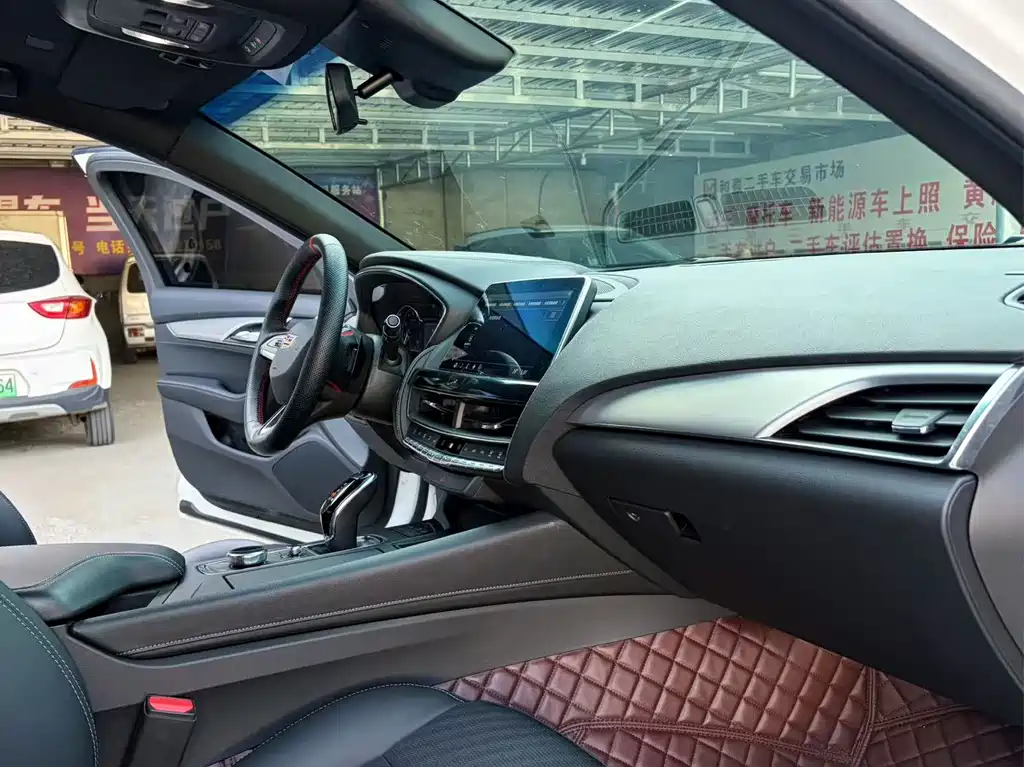 Cadillac CT5 28 T Style