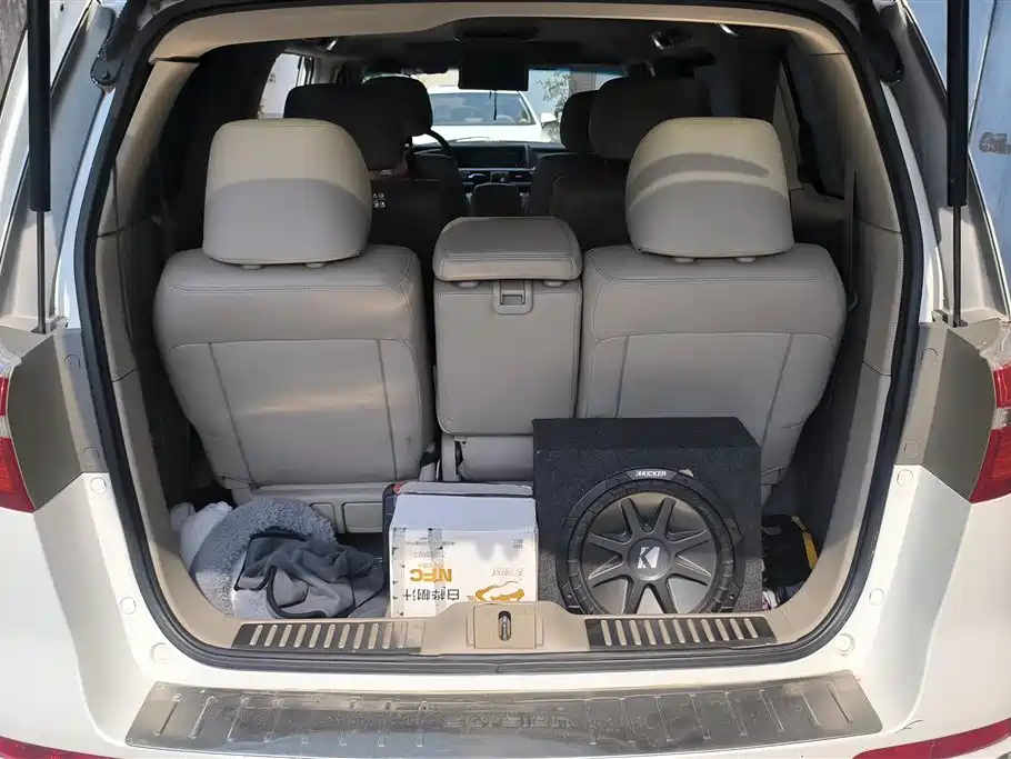 Elysion 2.4 L VTi-S Distinguished