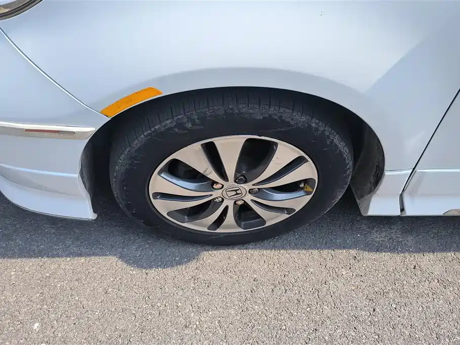 Elysion 2.4 L VTi-S Distinguished