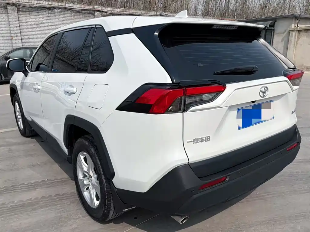 RAV4 2.0 L CVT 2 WD Urban