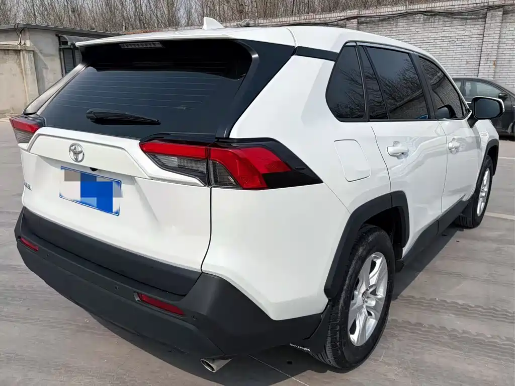 RAV4 2.0 L CVT 2 WD Urban