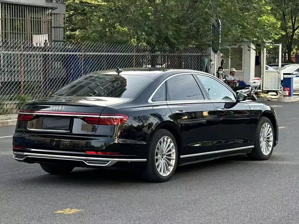Audi A8 Plus A8 L 50 TFSI quattro Comfort