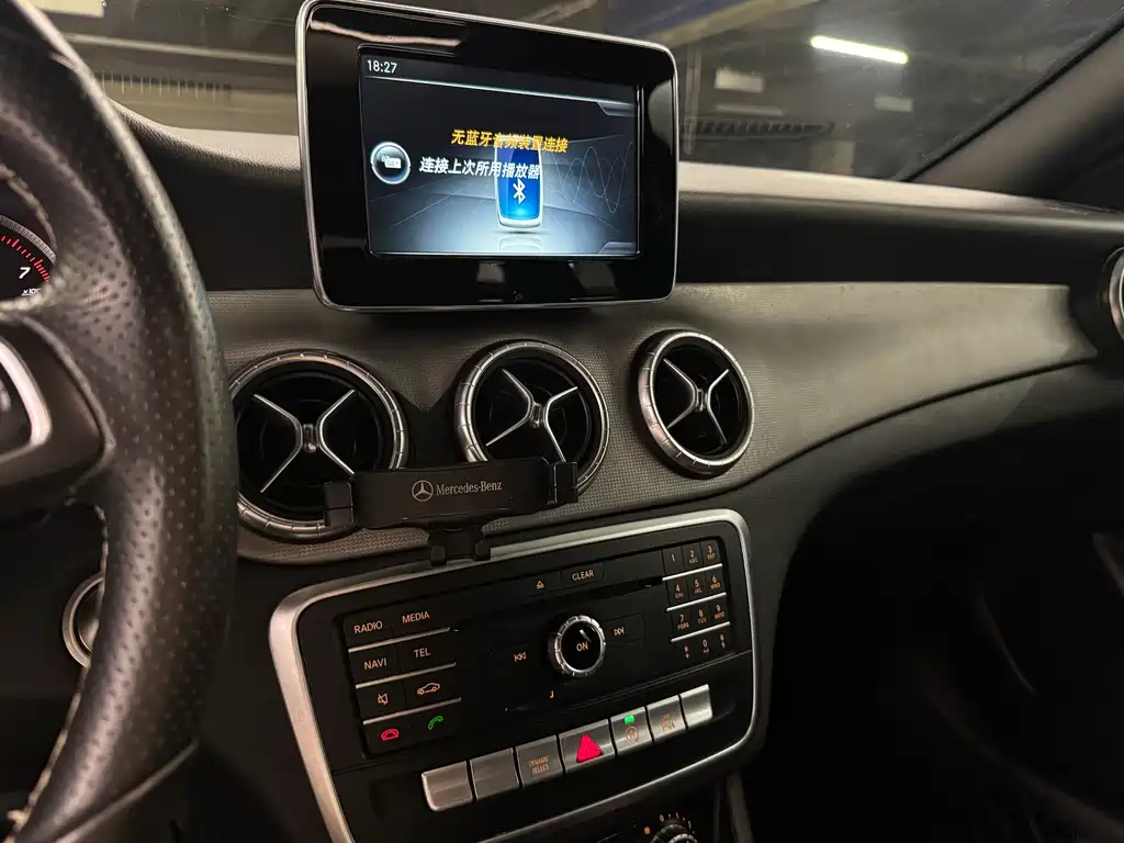 Mercedes-Benz CLA (Import) CLA 200 Fashion