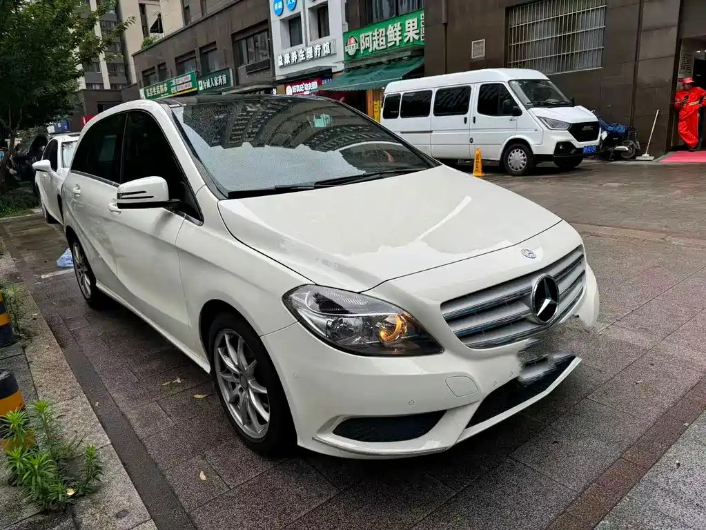 Mercedes-Benz B-Class B 180